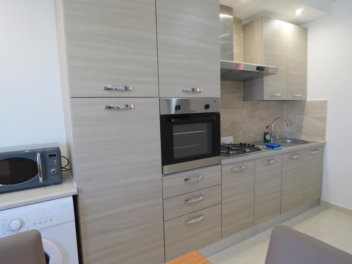Aquamarine Sea Front Apartments - Second Floor Марсаскала Екстериор снимка